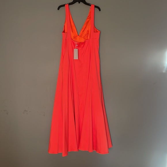 Antonio Melani
Davina V-Neck A-Line Sleeveless Ball Gown - Picture 6 of 12